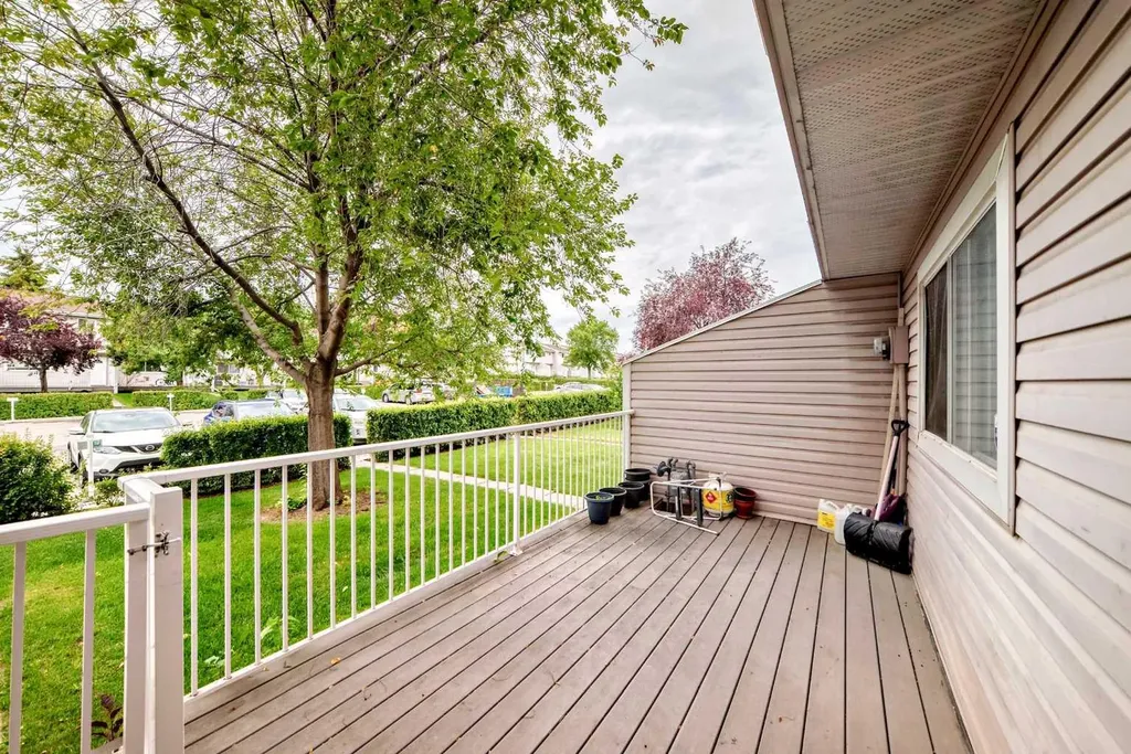 609 40 Street NE Calgary AB T2A 6S1
