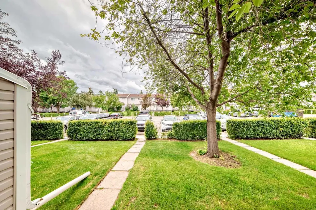 609 40 Street NE Calgary AB T2A 6S1