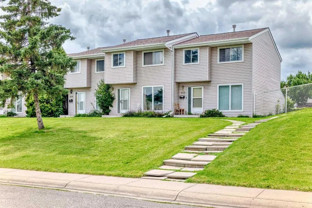 609 40 Street NE Calgary AB T2A 6S1