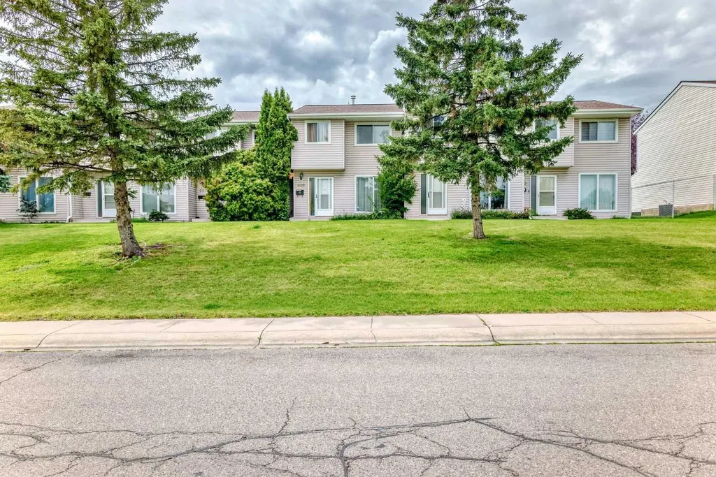 609 40 Street NE Calgary AB T2A 6S1