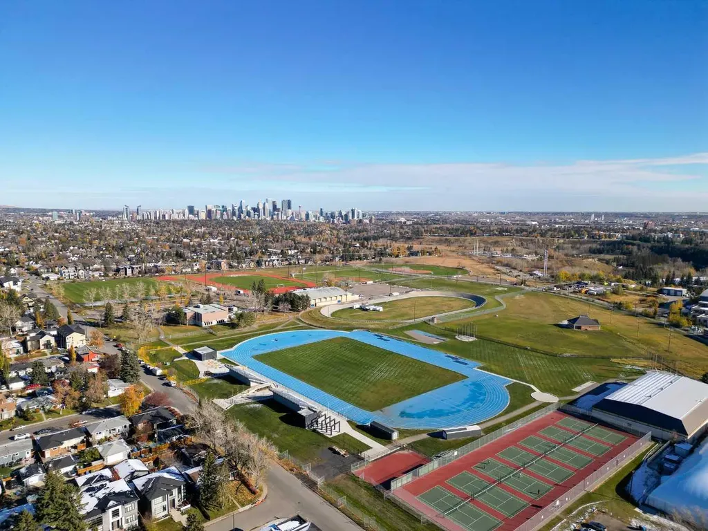 4507 17 Street SW Calgary AB T2T 4R3