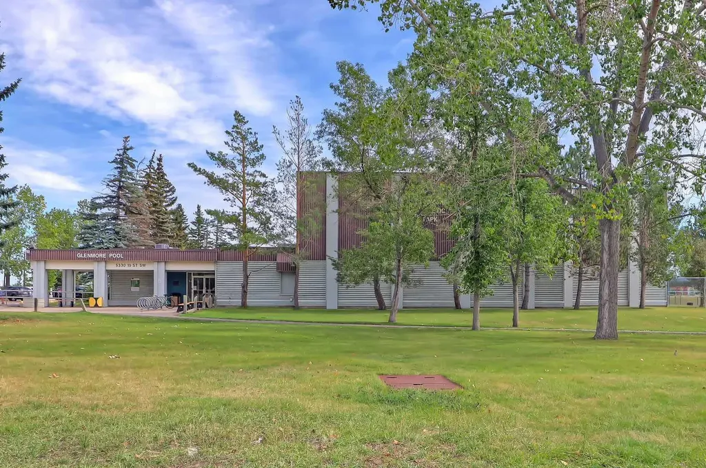 4507 17 Street SW Calgary AB T2T 4R3