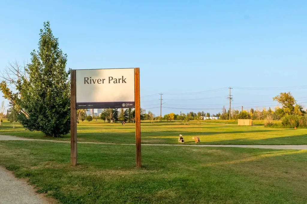 4507 17 Street SW Calgary AB T2T 4R3