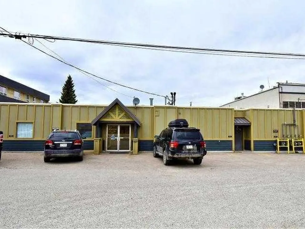 213-219 Pembina Avenue Hinton AB T7V 2B3