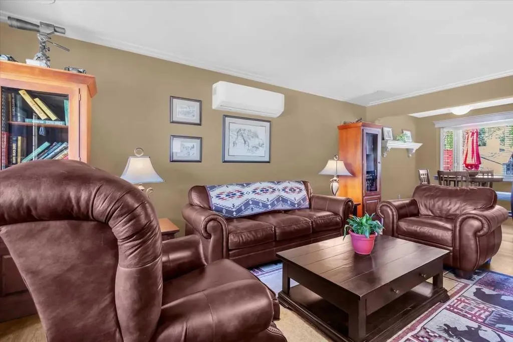 2211 45 Street SE Calgary AB T2B 1K1