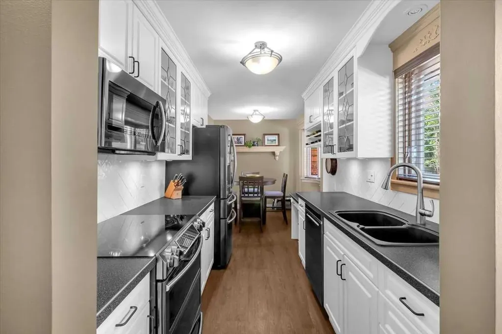 2211 45 Street SE Calgary AB T2B 1K1
