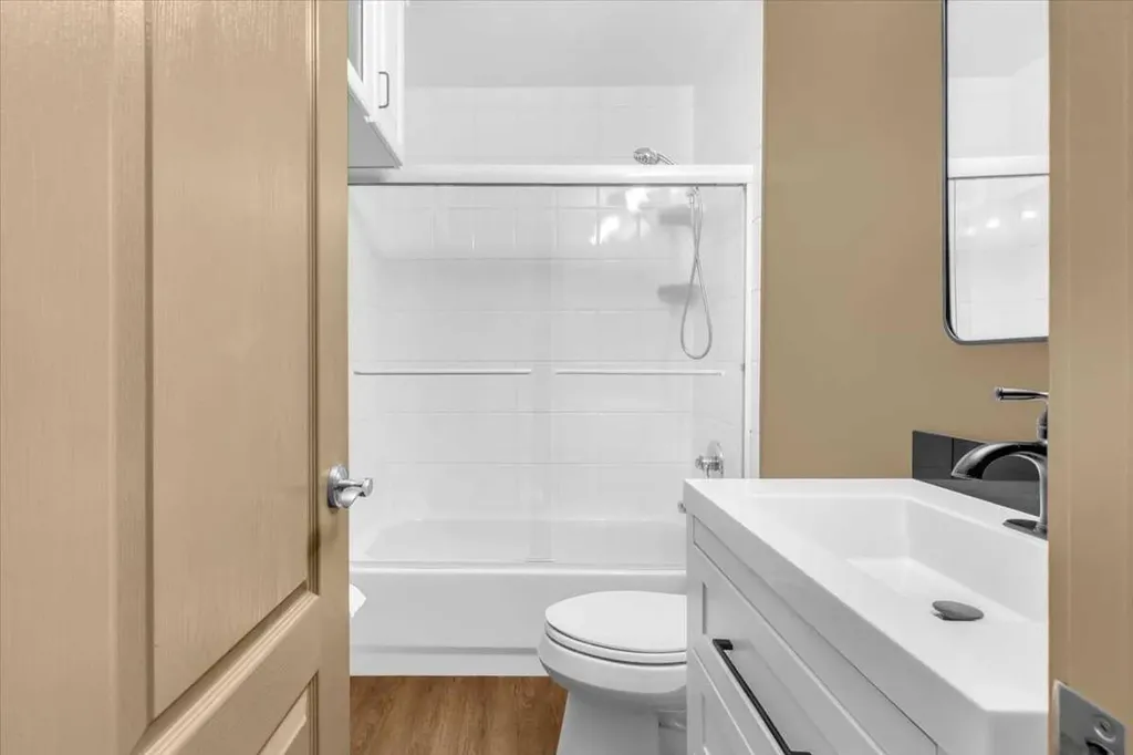 2211 45 Street SE Calgary AB T2B 1K1