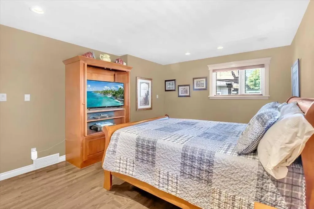 2211 45 Street SE Calgary AB T2B 1K1