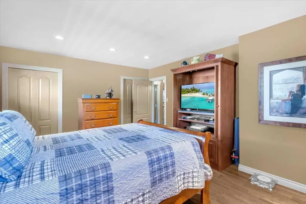 2211 45 Street SE Calgary AB T2B 1K1