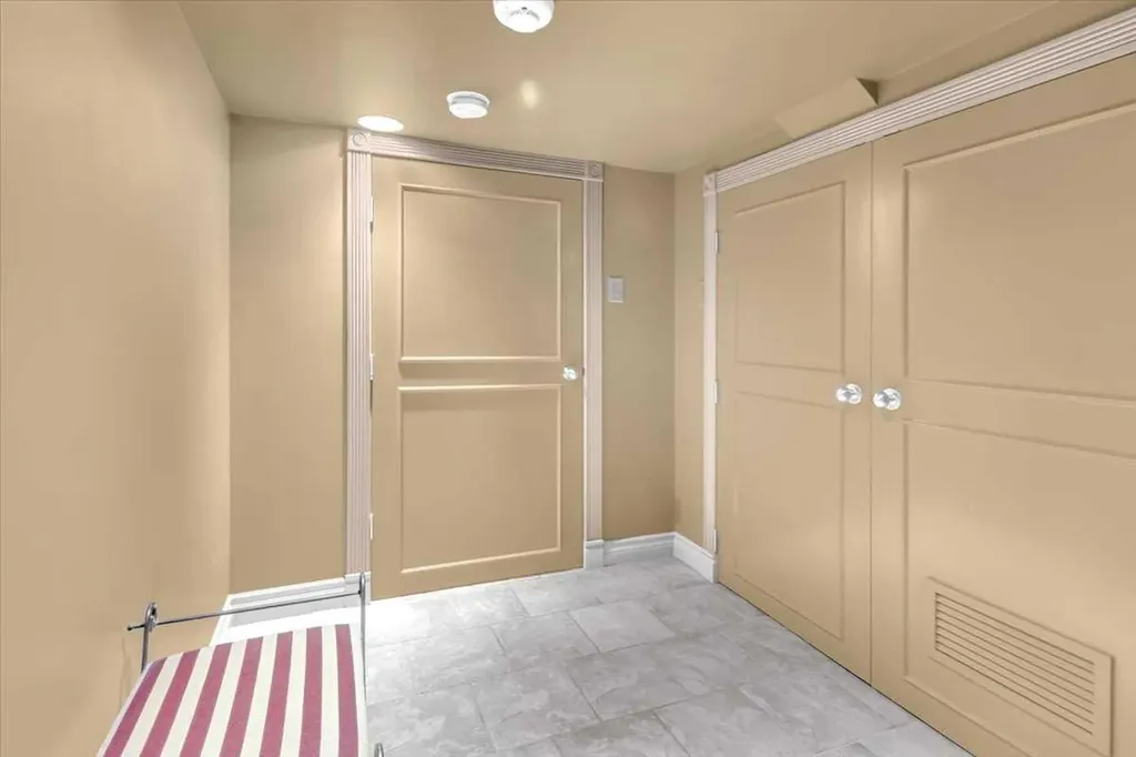 2211 45 Street SE Calgary AB T2B 1K1