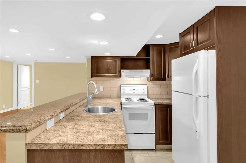 2211 45 Street SE Calgary AB T2B 1K1