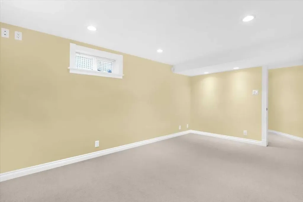 2211 45 Street SE Calgary AB T2B 1K1