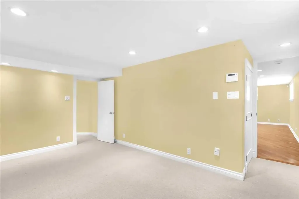 2211 45 Street SE Calgary AB T2B 1K1
