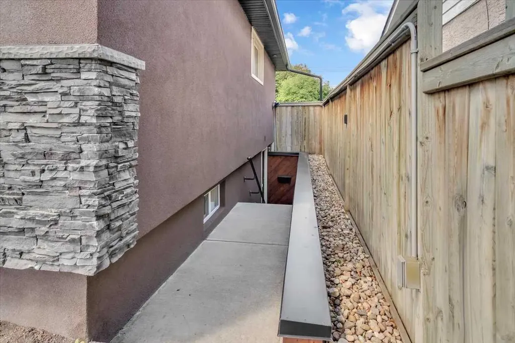 2211 45 Street SE Calgary AB T2B 1K1