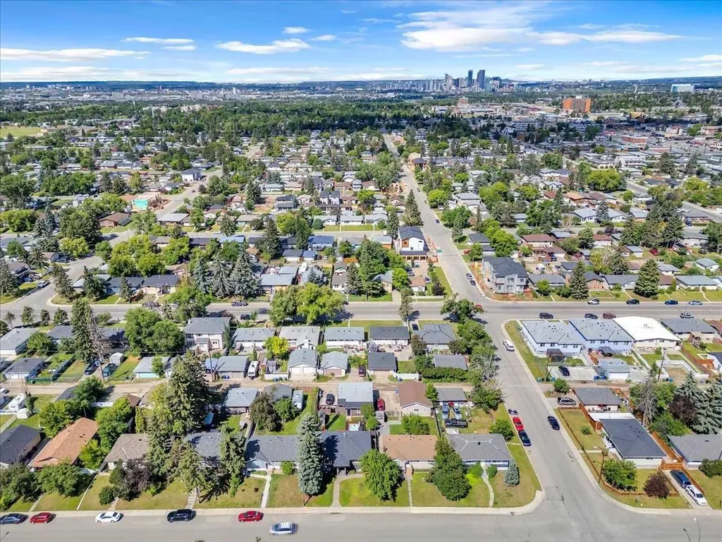 2211 45 Street SE Calgary AB T2B 1K1