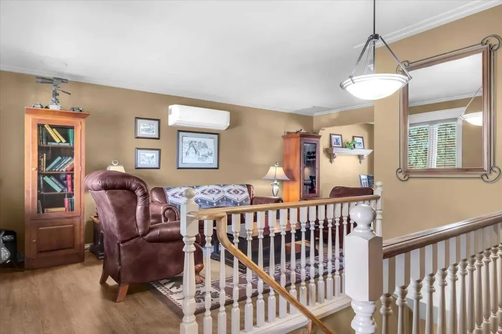 2211 45 Street SE Calgary AB T2B 1K1