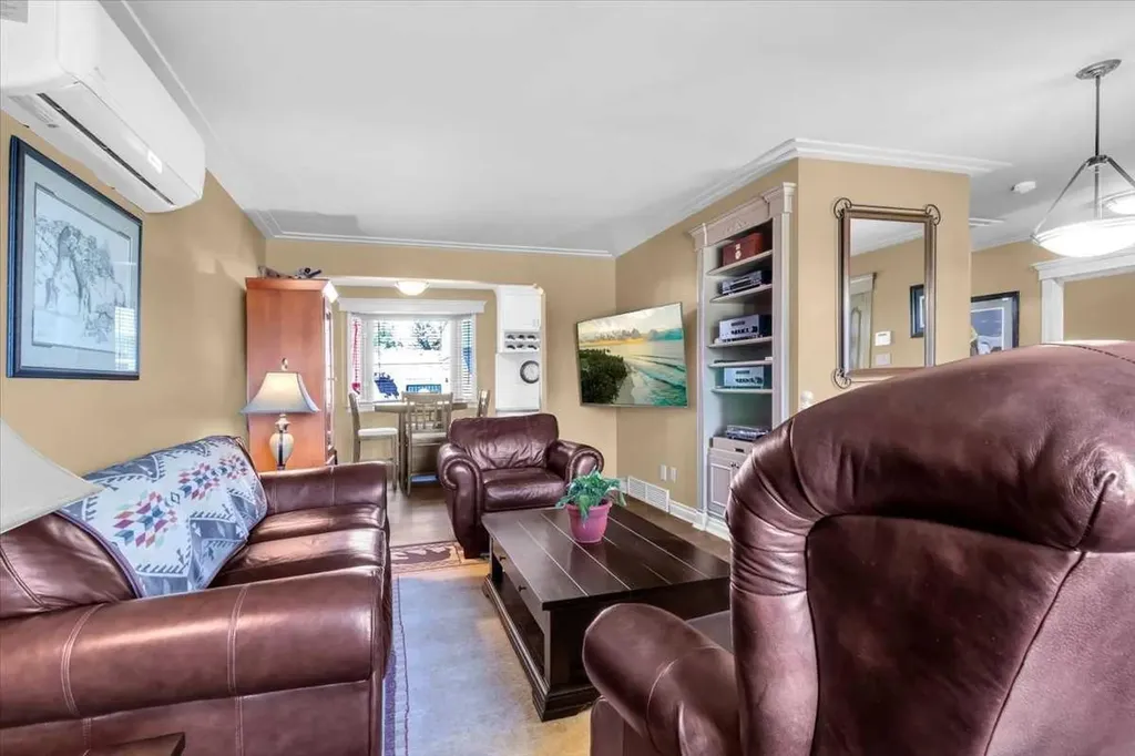 2211 45 Street SE Calgary AB T2B 1K1