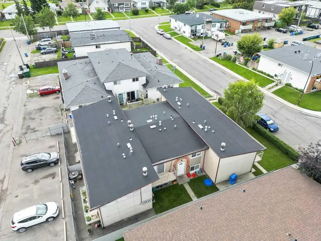 12 Huntley Close NE Calgary AB T2K4Z3