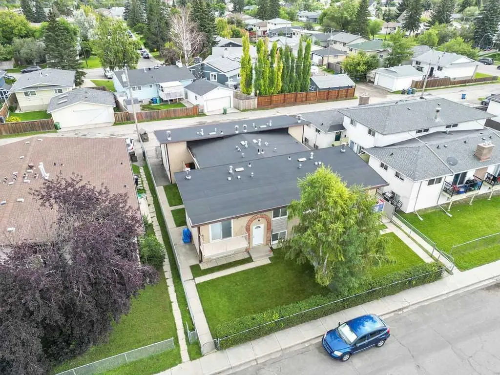 12 Huntley Close NE Calgary AB T2K4Z3