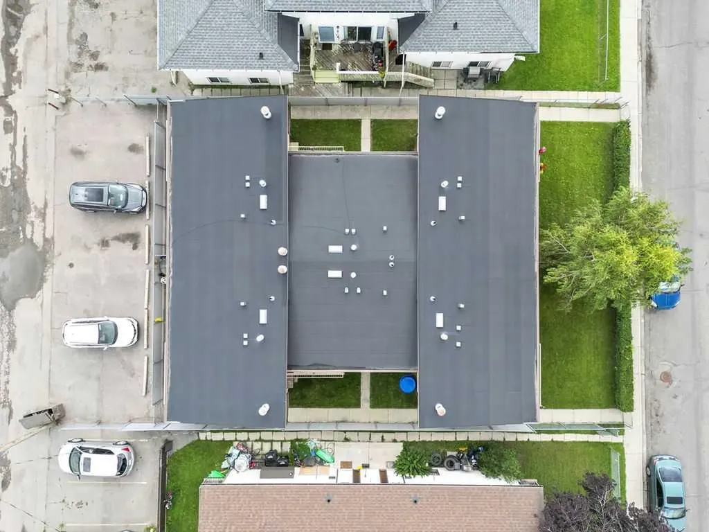 12 Huntley Close NE Calgary AB T2K4Z3