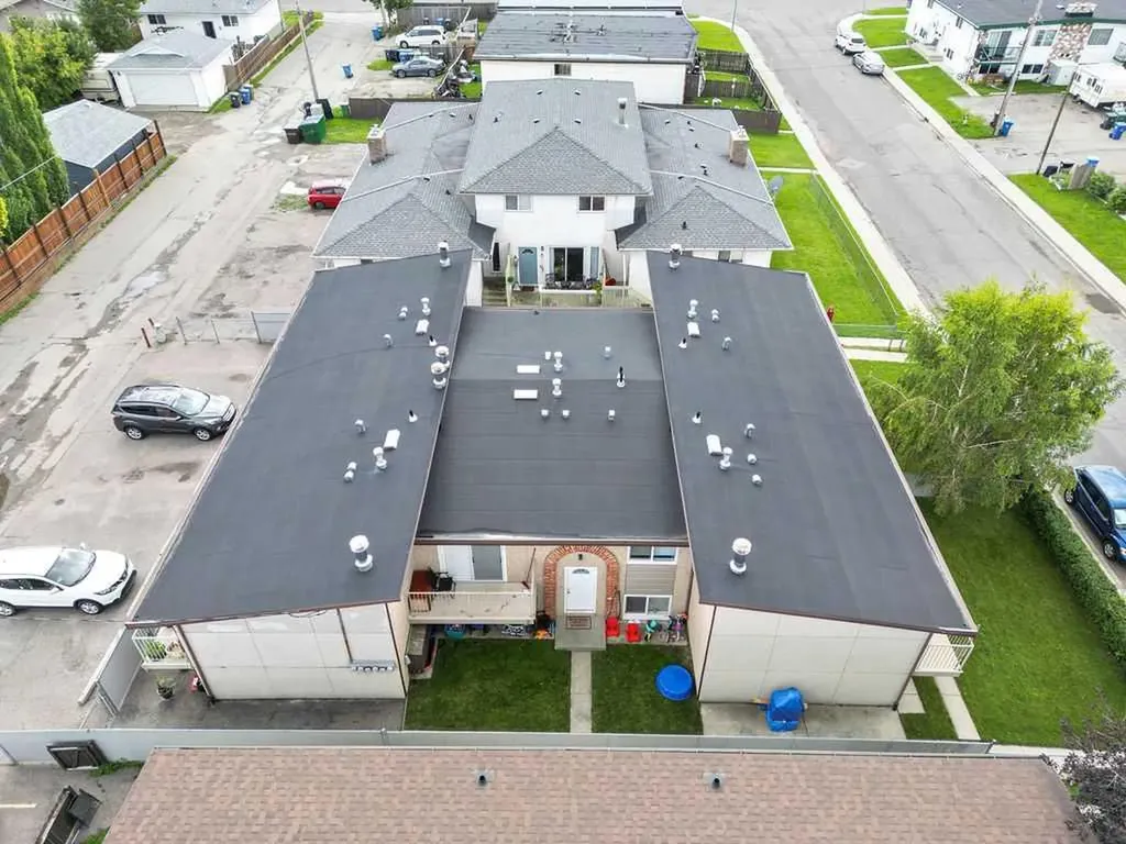12 Huntley Close NE Calgary AB T2K4Z3