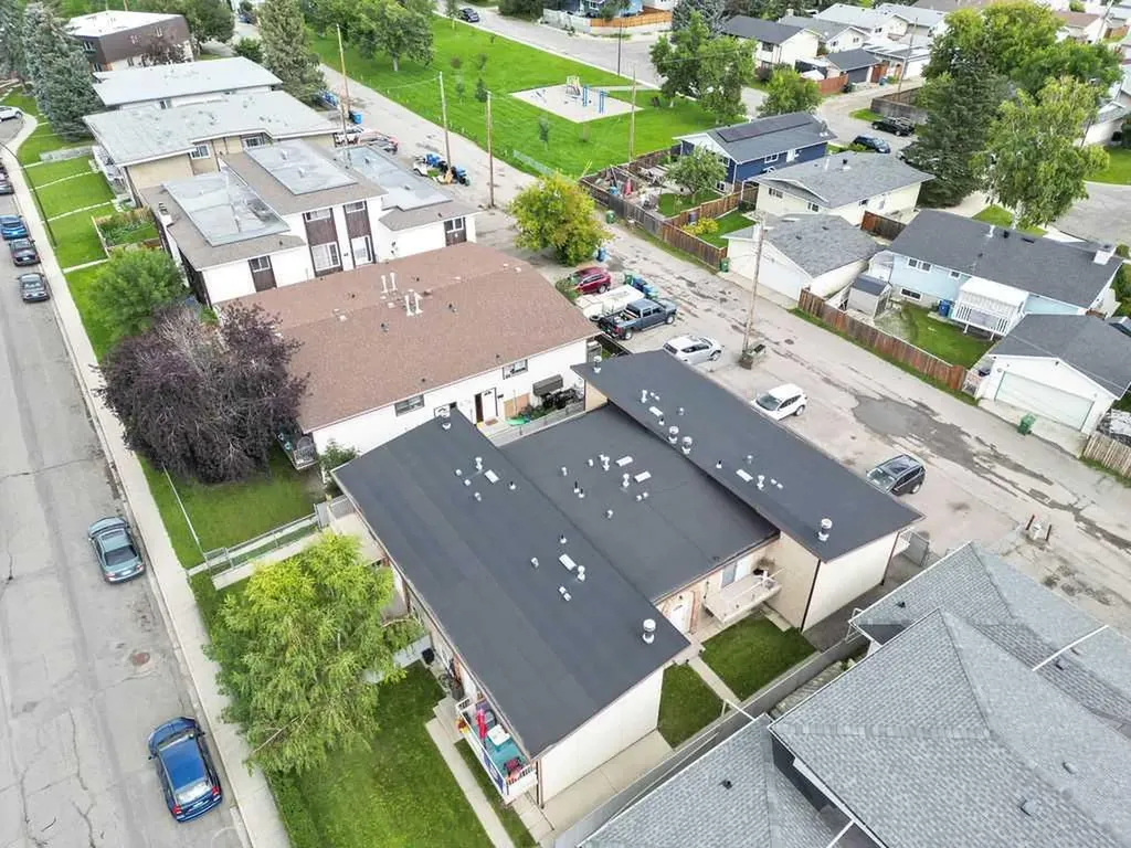 12 Huntley Close NE Calgary AB T2K4Z3