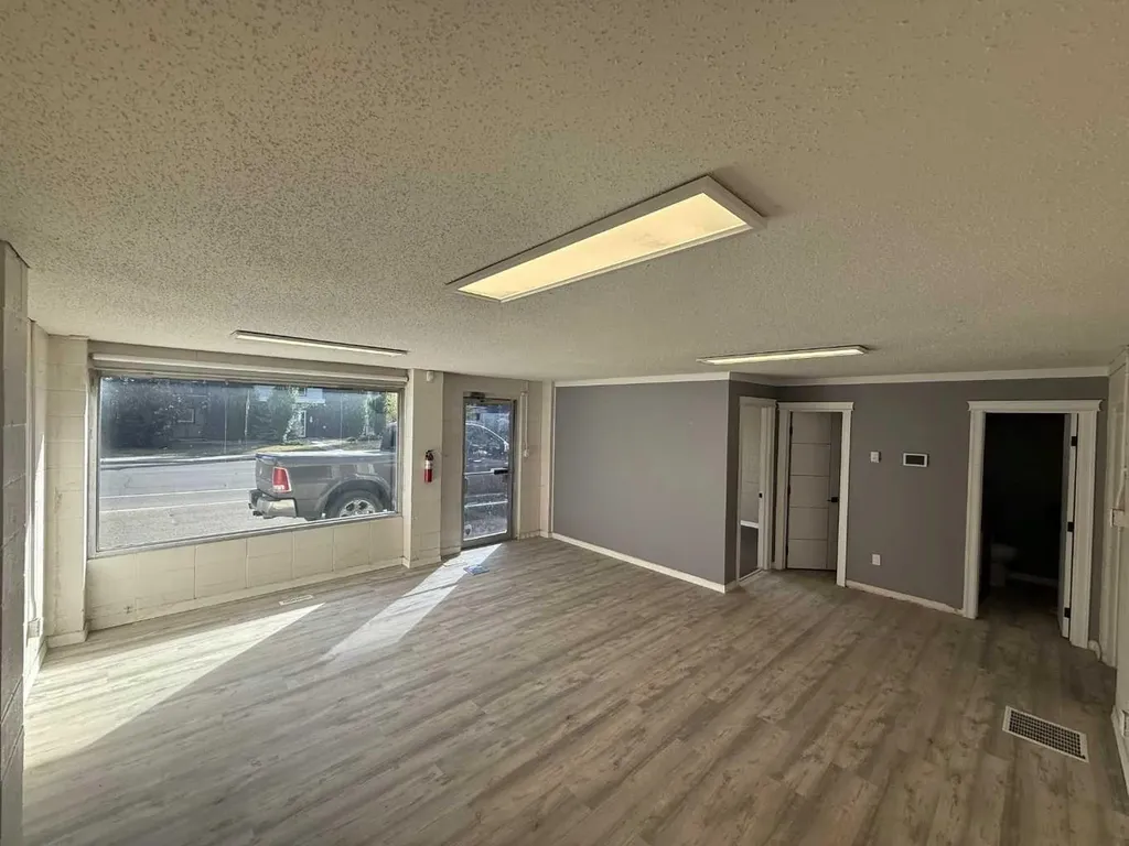 5912 54 Avenue Red Deer AB T4N 4M7