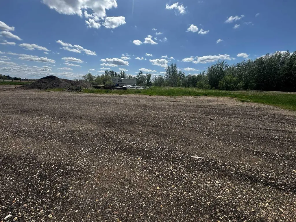 4601-4603 49 Avenue Dewberry AB T0B 0E3