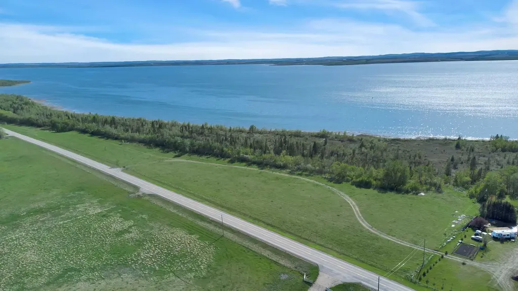 282 Range Road Gull Lake AB T4L 2N3