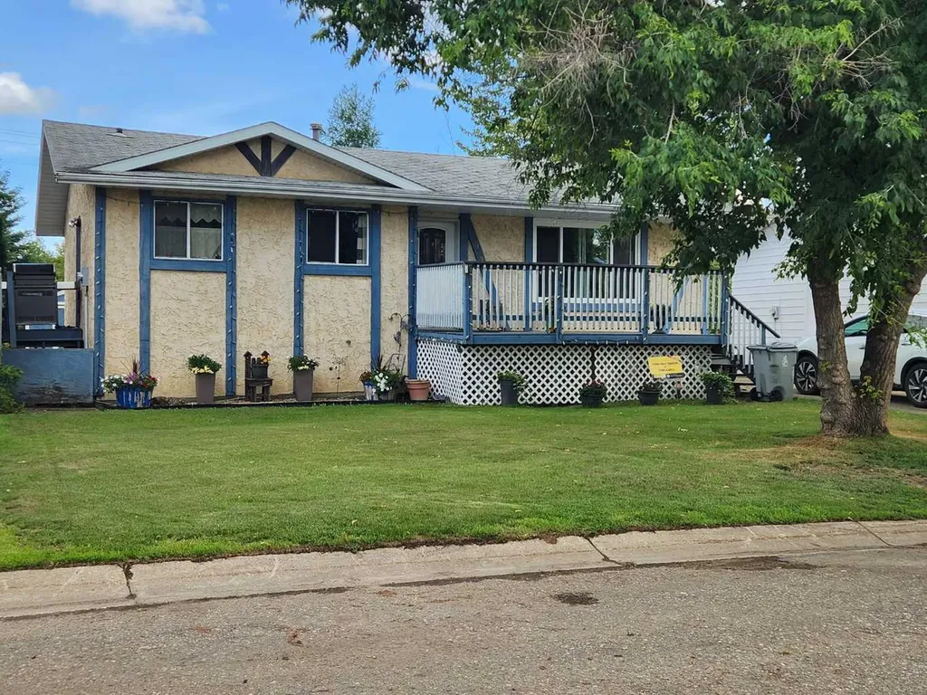 5029-43STREET High Prairie AB T0G 1E0