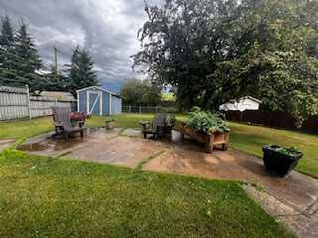 5029-43STREET High Prairie AB T0G 1E0