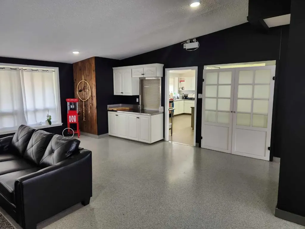 5430 51a Street Bashaw AB T0B 0H0