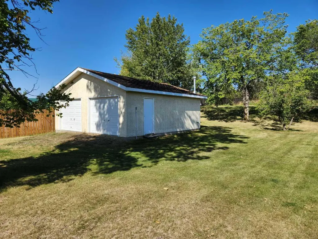 5430 51a Street Bashaw AB T0B 0H0