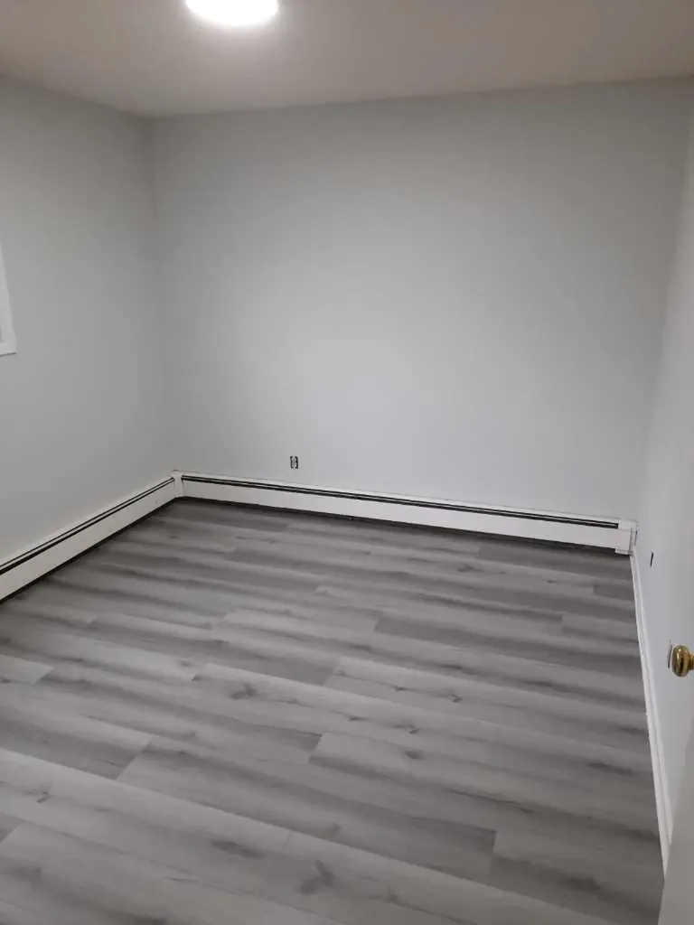 723 5 Street NE Calgary AB T3E 2W7