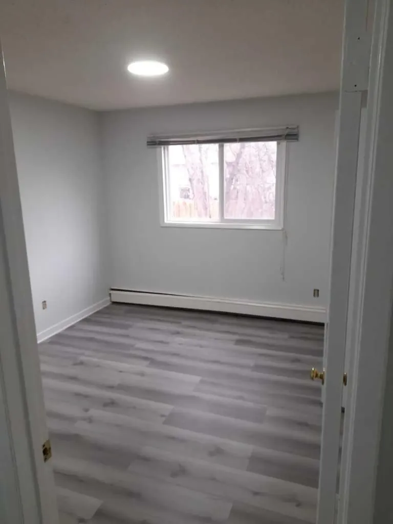 723 5 Street NE Calgary AB T3E 2W7