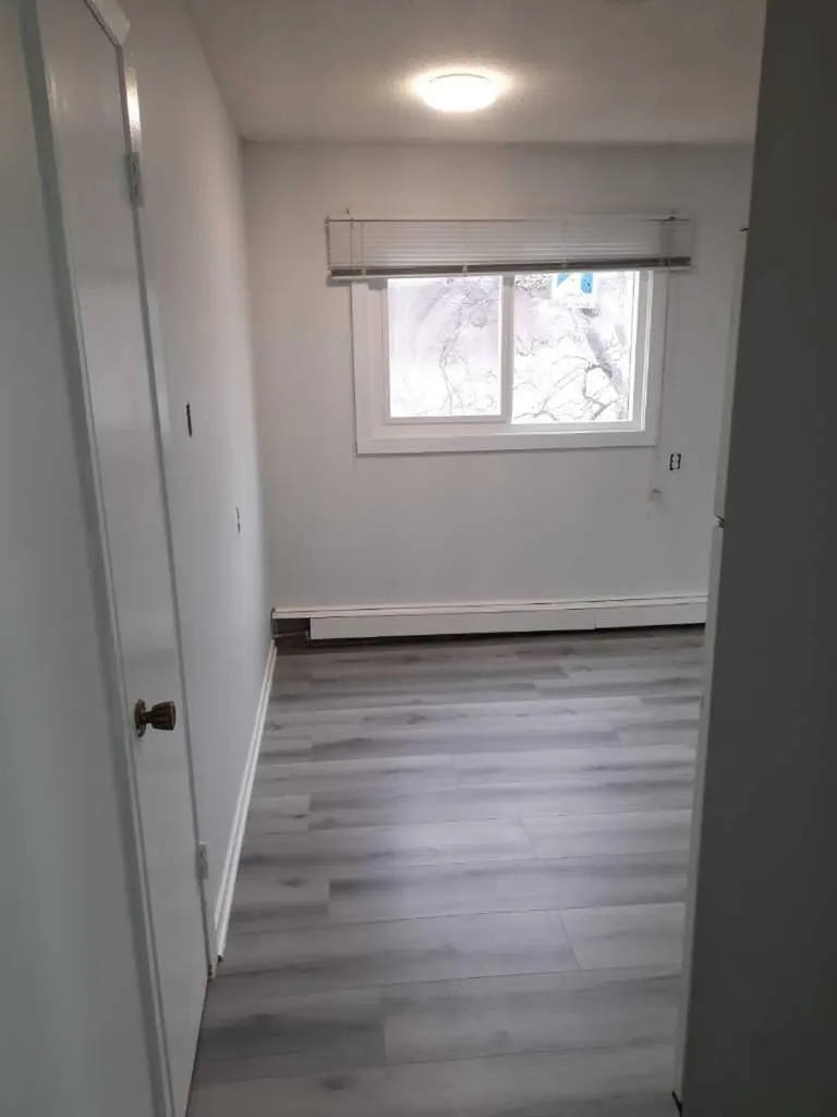 723 5 Street NE Calgary AB T3E 2W7