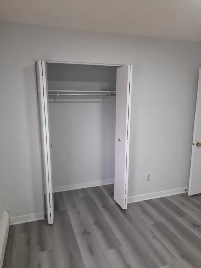 723 5 Street NE Calgary AB T3E 2W7