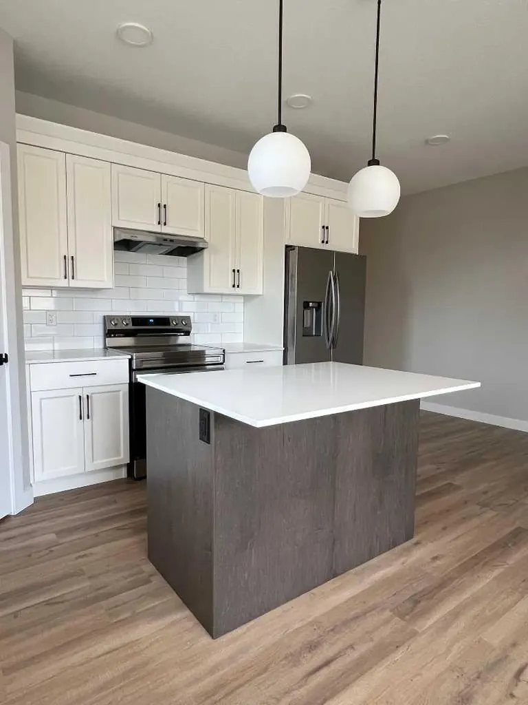 3 Gray Close Sylvan Lake AB T4S 0W4