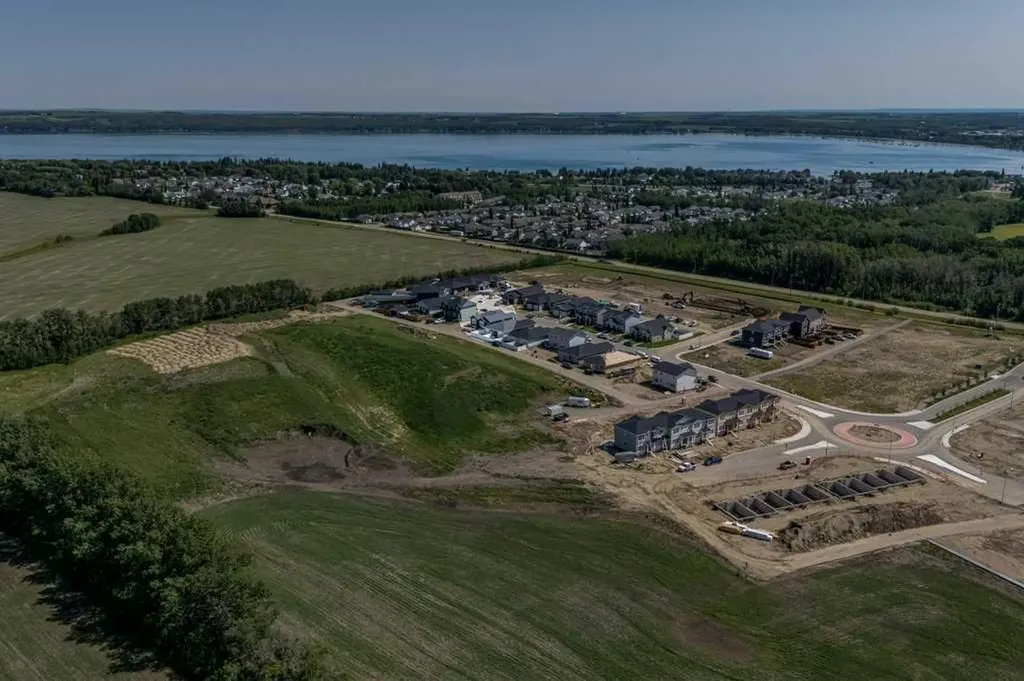 3 Gray Close Sylvan Lake AB T4S 0W4