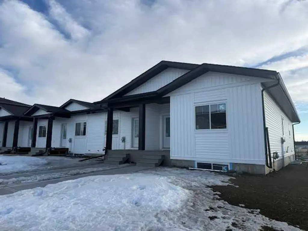 3 Gray Close Sylvan Lake AB T4S 0W4