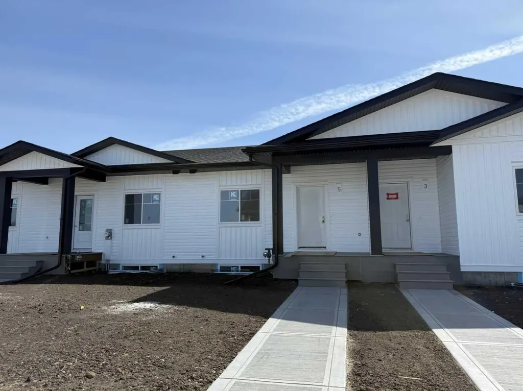 5 Gray Close Sylvan Lake AB T4S 0W4