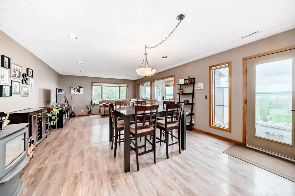 9 Rustic Road Norglenwold AB T4S 1S5