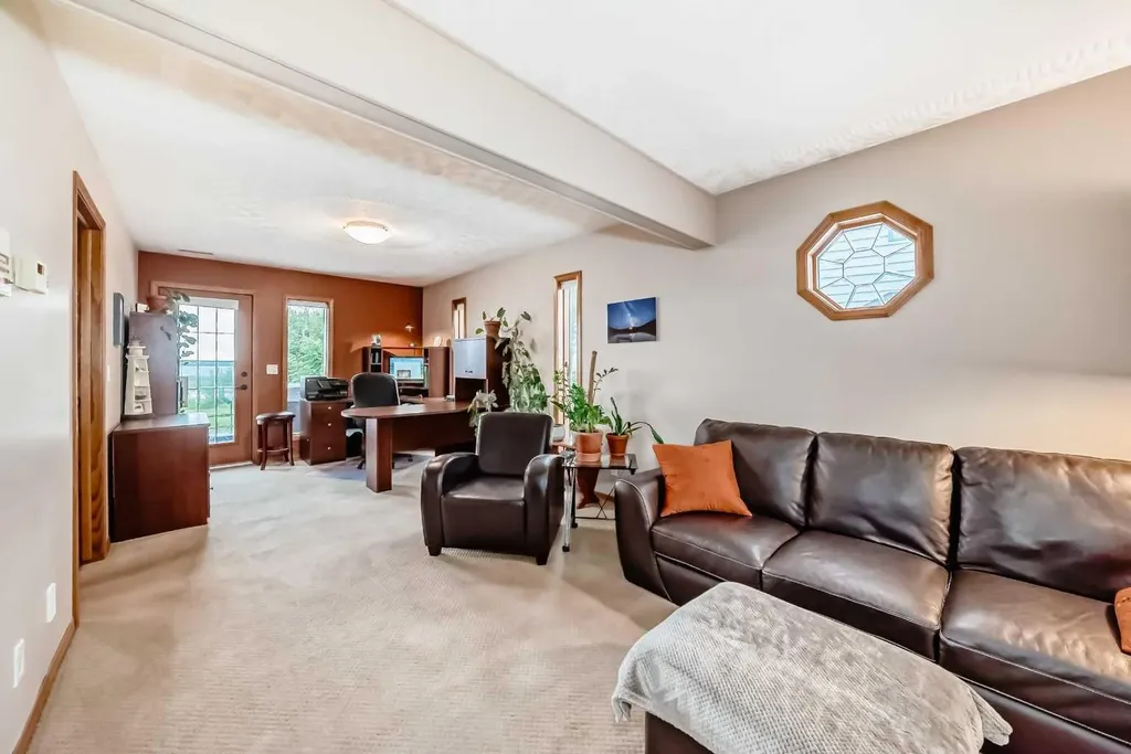 9 Rustic Road Norglenwold AB T4S 1S5
