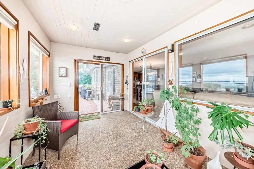 9 Rustic Road Norglenwold AB T4S 1S5
