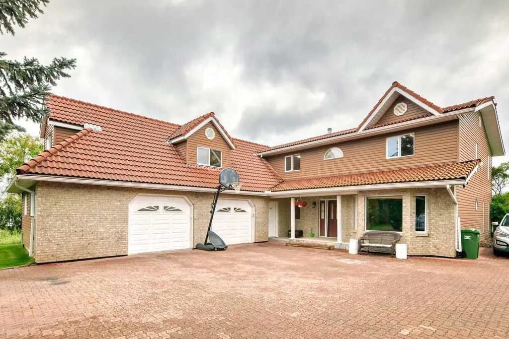 9 Rustic Road Norglenwold AB T4S 1S5