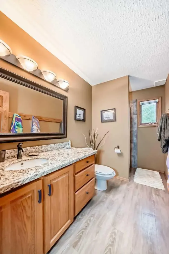 9 Rustic Road Norglenwold AB T4S 1S5