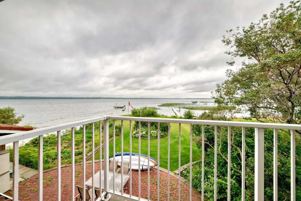 9 Rustic Road Norglenwold AB T4S 1S5