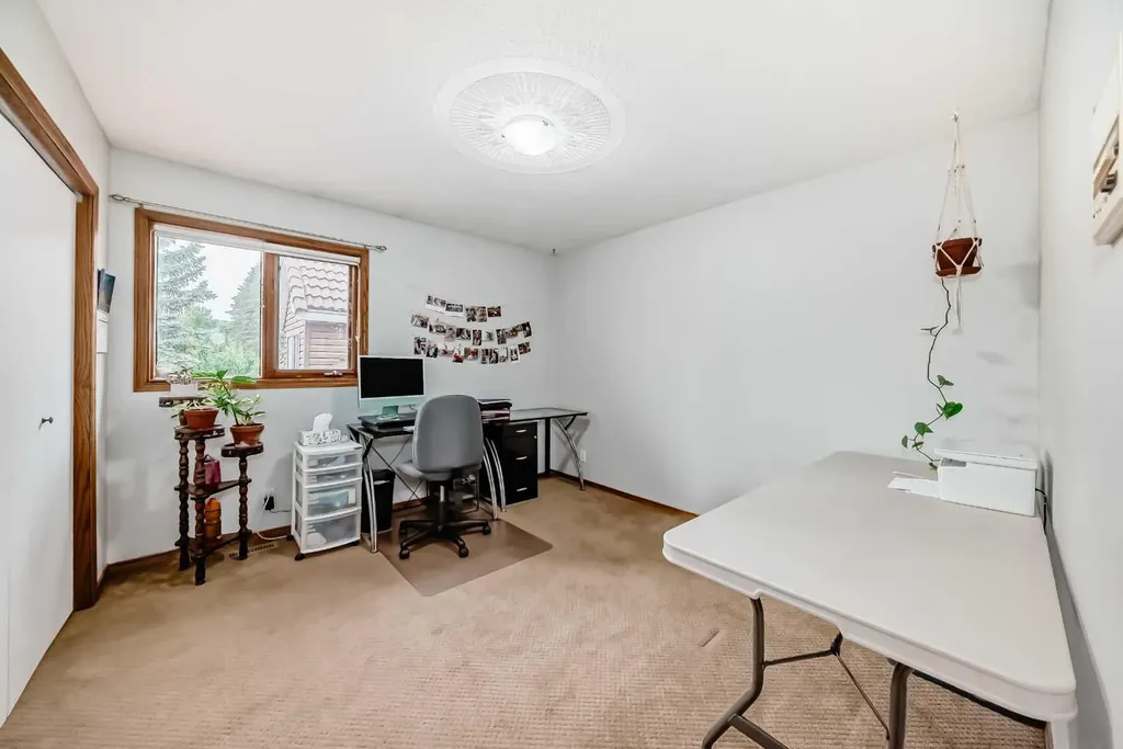 9 Rustic Road Norglenwold AB T4S 1S5