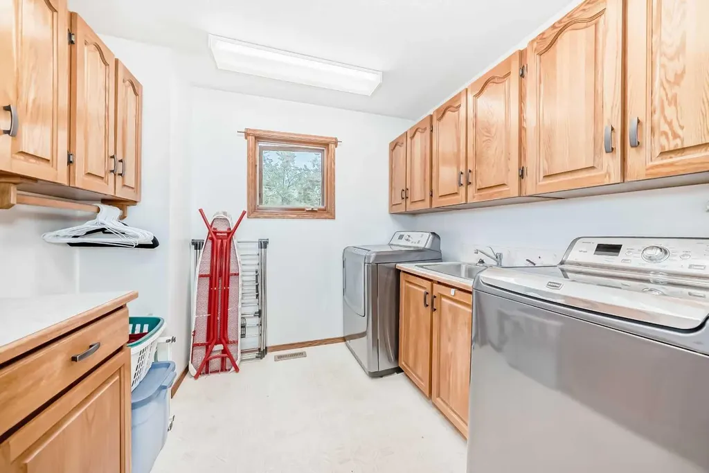 9 Rustic Road Norglenwold AB T4S 1S5