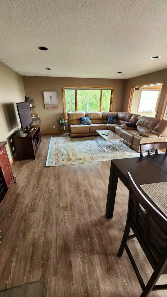 9 Rustic Road Norglenwold AB T4S 1S5